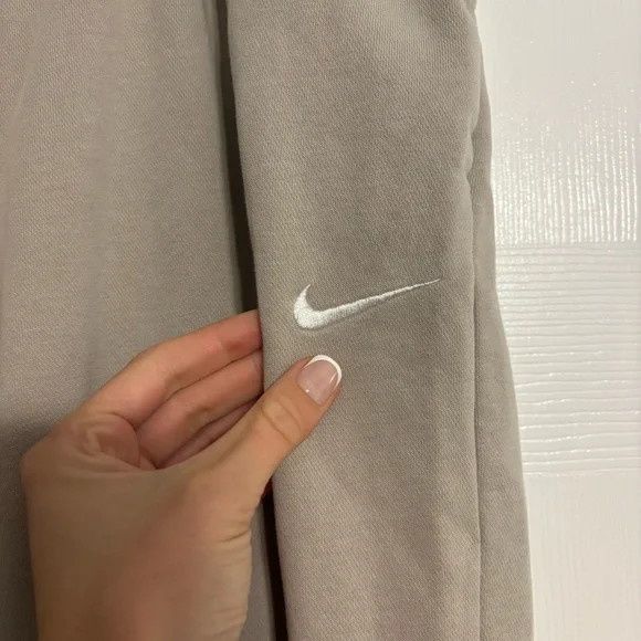 Nike Tan Sweatpants Joggers - Picture 4 of 6